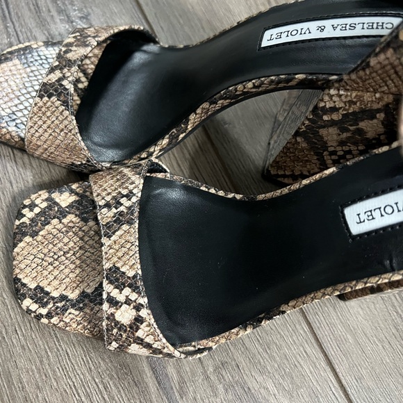 NWT Chelsea & Violet Tara Block Heel - Picture 7 of 8